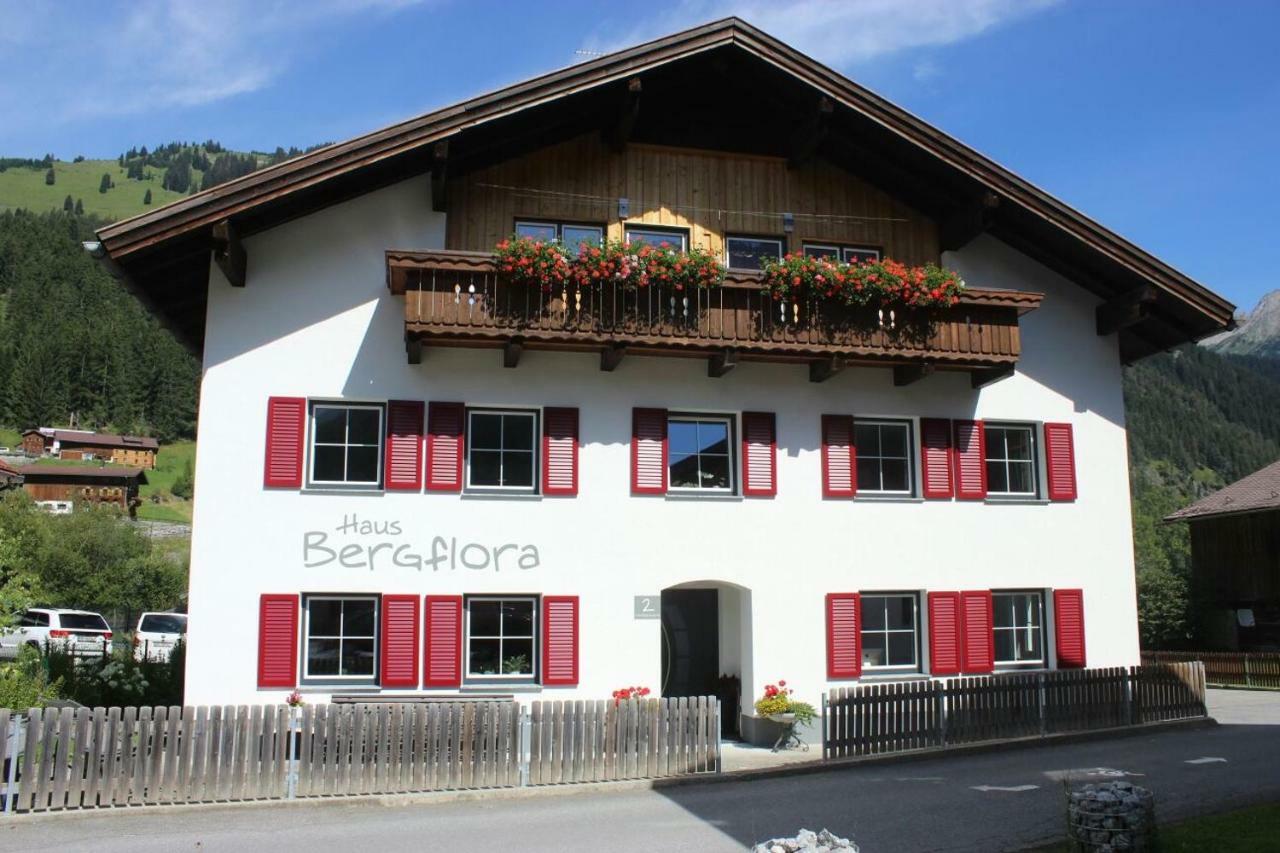 Ferienwohnungen Haus Bergflora Bach  Exterior photo